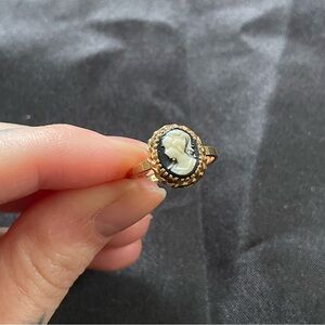 10k Cameo Victorian Style Ring size 7